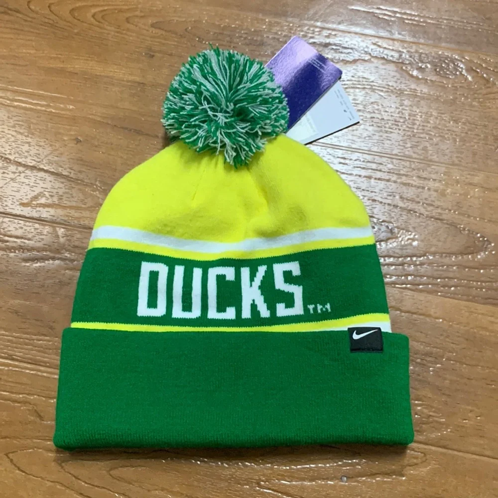 NWT Nike Oregon Ducks Pom Beanie